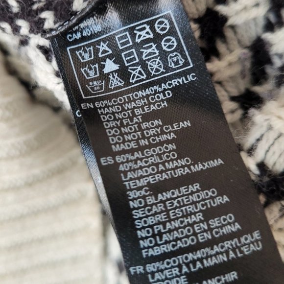 FOREVER 21 Black and Cream Patterned Aztec Navajo Crew Neck Sweater Size S - Picture 9 of 10